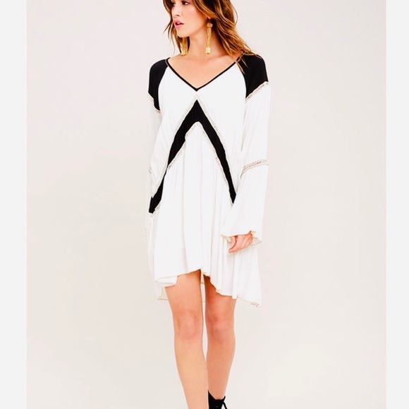 Amuse Society Dresses & Skirts - {Amuse Society} Topaz White & Black Dress Size S